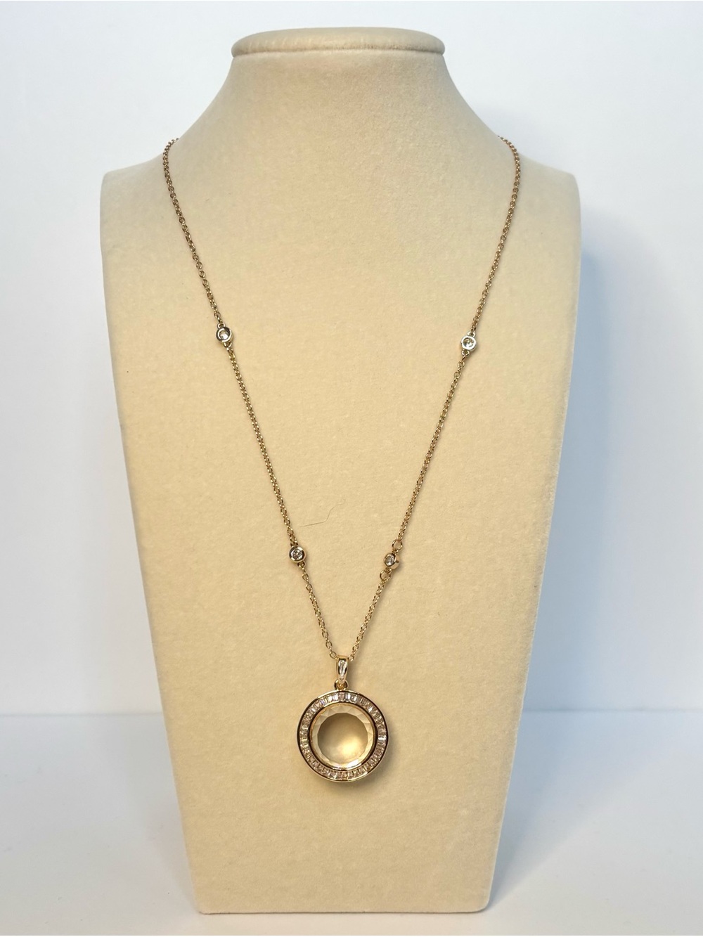 The Ellie Locket (empty) - Picture 3 of 7